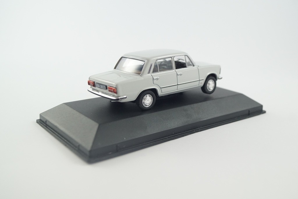 FSO Polski Fiat 125p MR 75