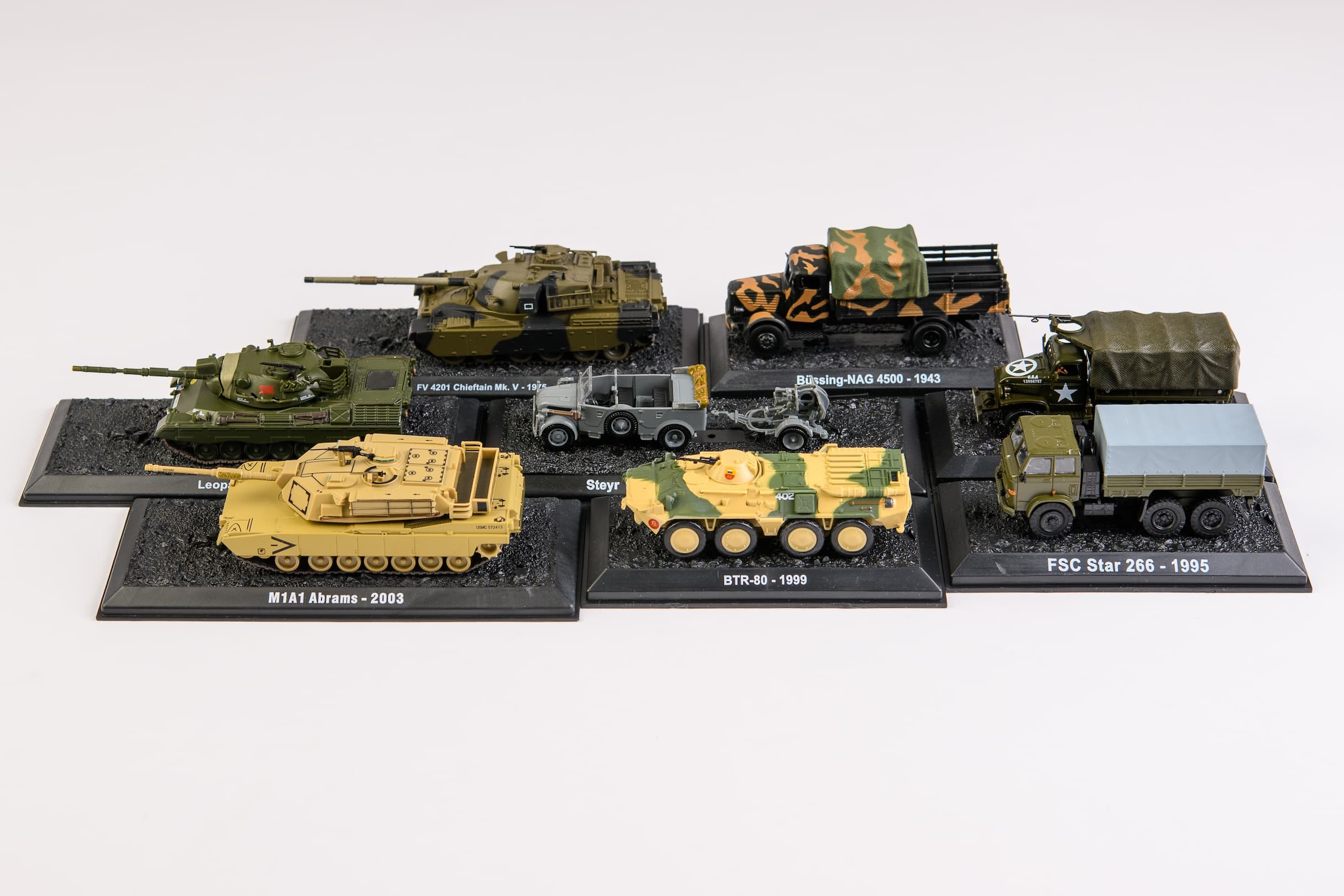 Auto-Welt-Wystawa_Wyjątkowych_Modeli_Kolekcjonerskich-Samochody-wojskowe-II-Wojny-Światowej-oraz pojazdy-wojskowe-drugiej-połowy-XX-wieku-6