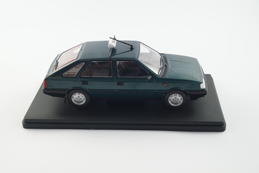 FSO Polonez Caro Taxi Samochody PRL Hachette