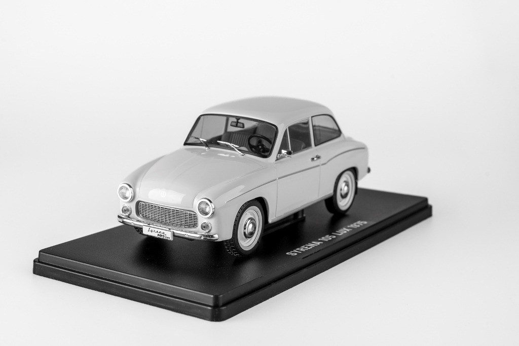 Zdjecie-1-Syrena-105-LUX