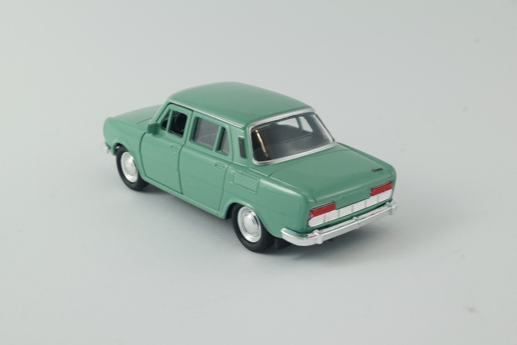 Skoda 100 (zielona) -Samochody osobowe