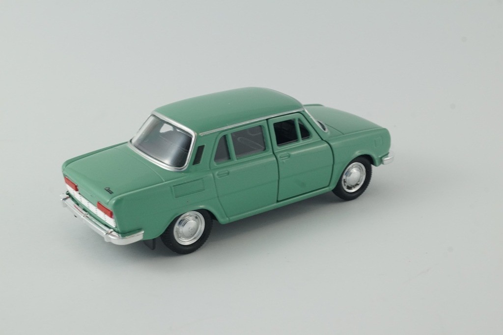 Skoda 100 (zielona) -Samochody osobowe