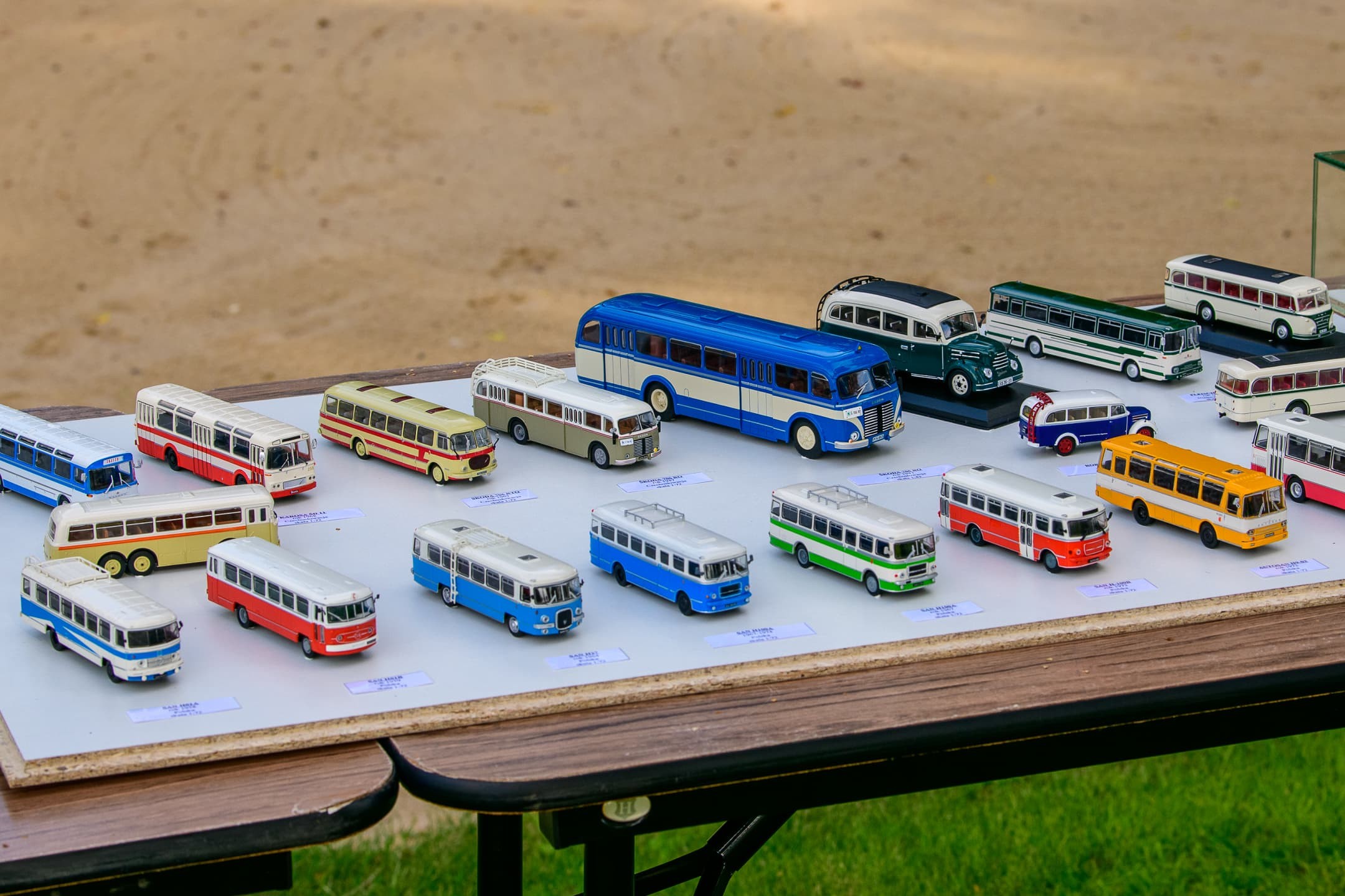 Autobusy10-Wystawa_Wyjątkowych_Modeli_Kolekcjonerskich-Auto-Welt_Pabianice